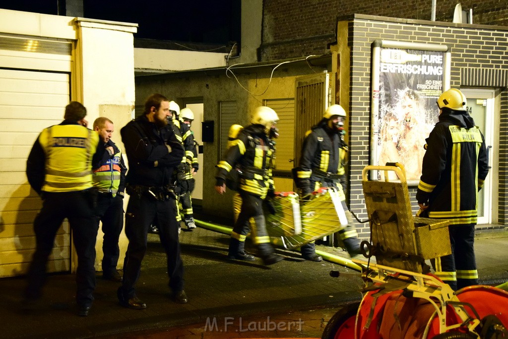 Feuer Hinterhof Garagen Koeln Hoehenberg Olpenerstr P014.JPG - Miklos Laubert